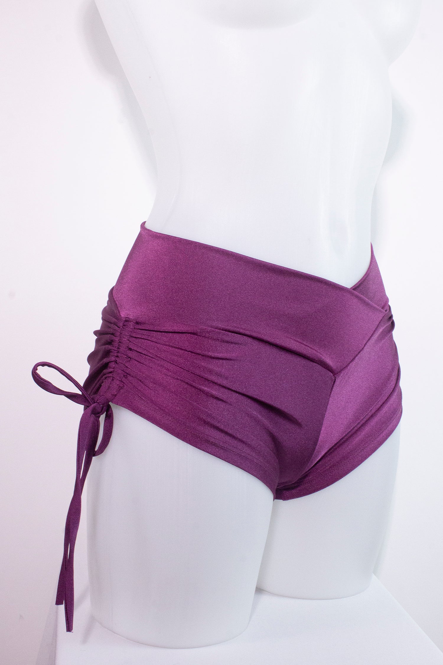 Drawstring side Shorts Scrunch Back / SHORTS V / GRAPE